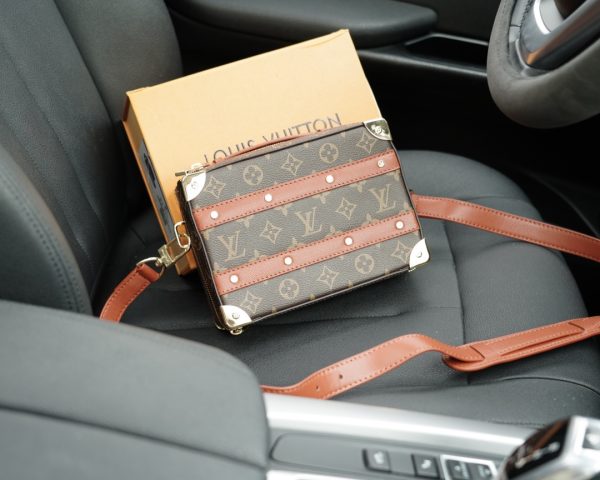 LV crossbody shoulder bag classic presbyopic