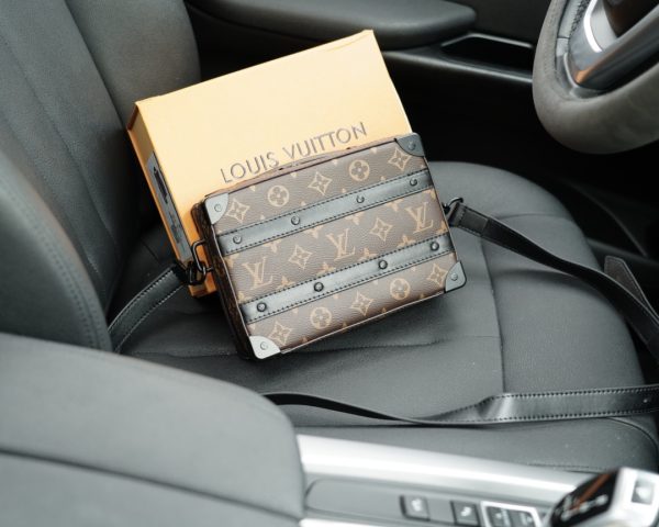 LV crossbody shoulder bag classic presbyopic