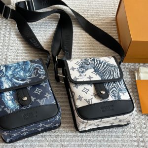 Lv retro camera bag 22*16cm