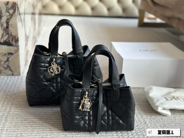 LV Toujours Shopping Bag2