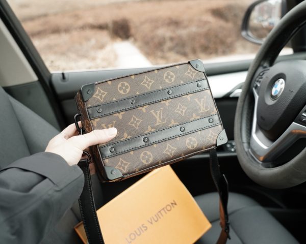 LV crossbody shoulder bag classic presbyopic