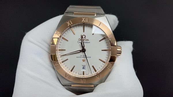 Omega fifth generation constellation white plate 39mm