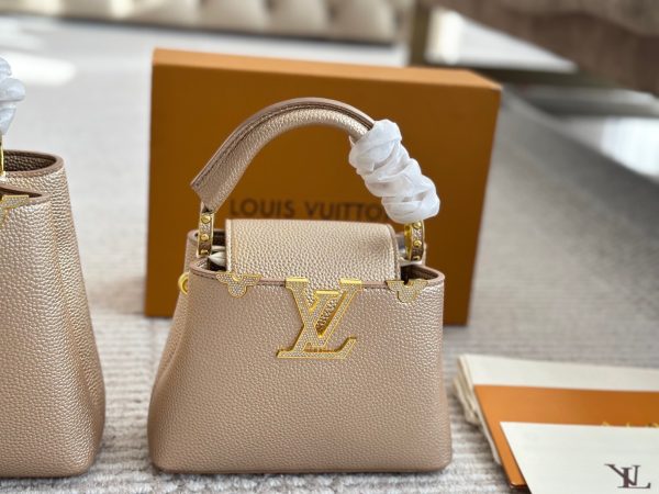 LV Capucines Lady Bag Size 20 28