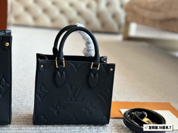 LV onthego shopping bag