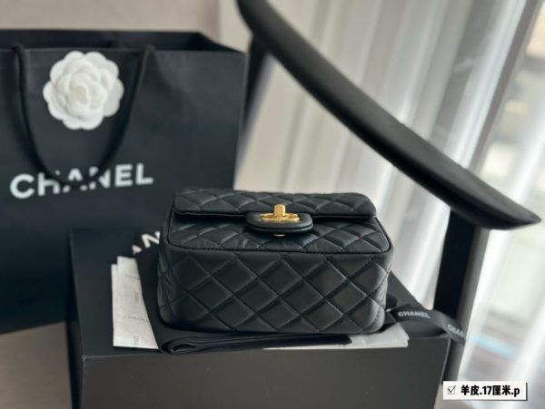 Chanel golden ball CF17 black 17*13cm