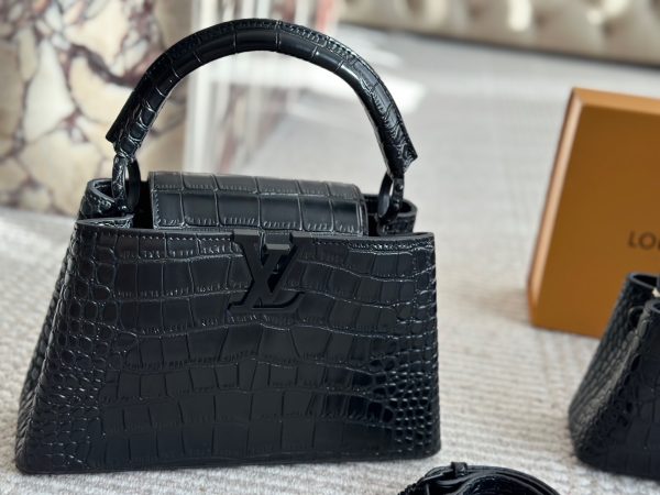 LV Capucines Lady Bag  black Size 20 28