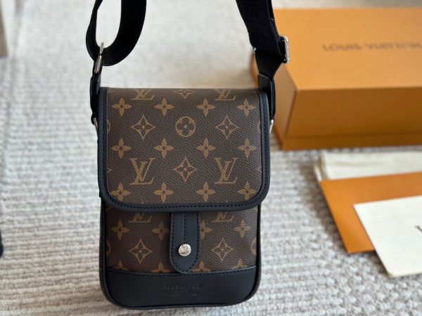 Lv retro camera bag 22*16cm