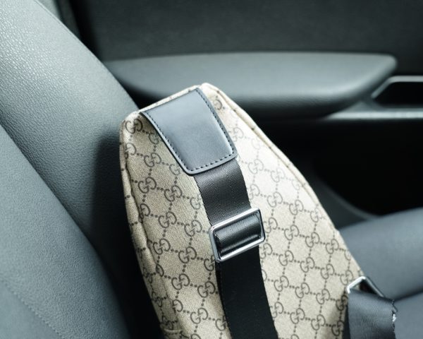 Gucci chest bag crossbody bag classic presbyopic