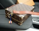 LV crossbody shoulder bag classic presbyopic