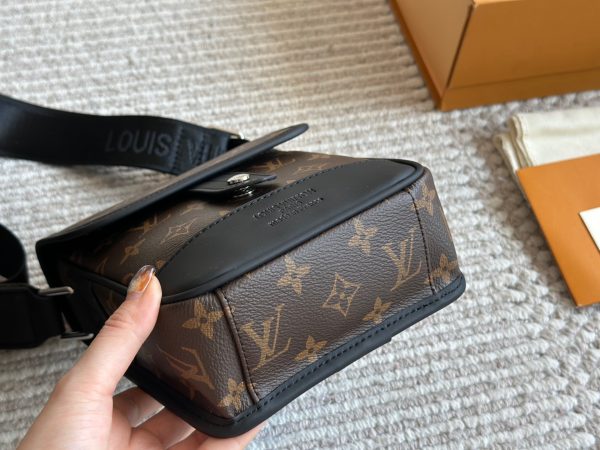 Lv retro camera bag 22*16cm