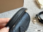 Lv Diane Baguette Handbag 19*10cm
